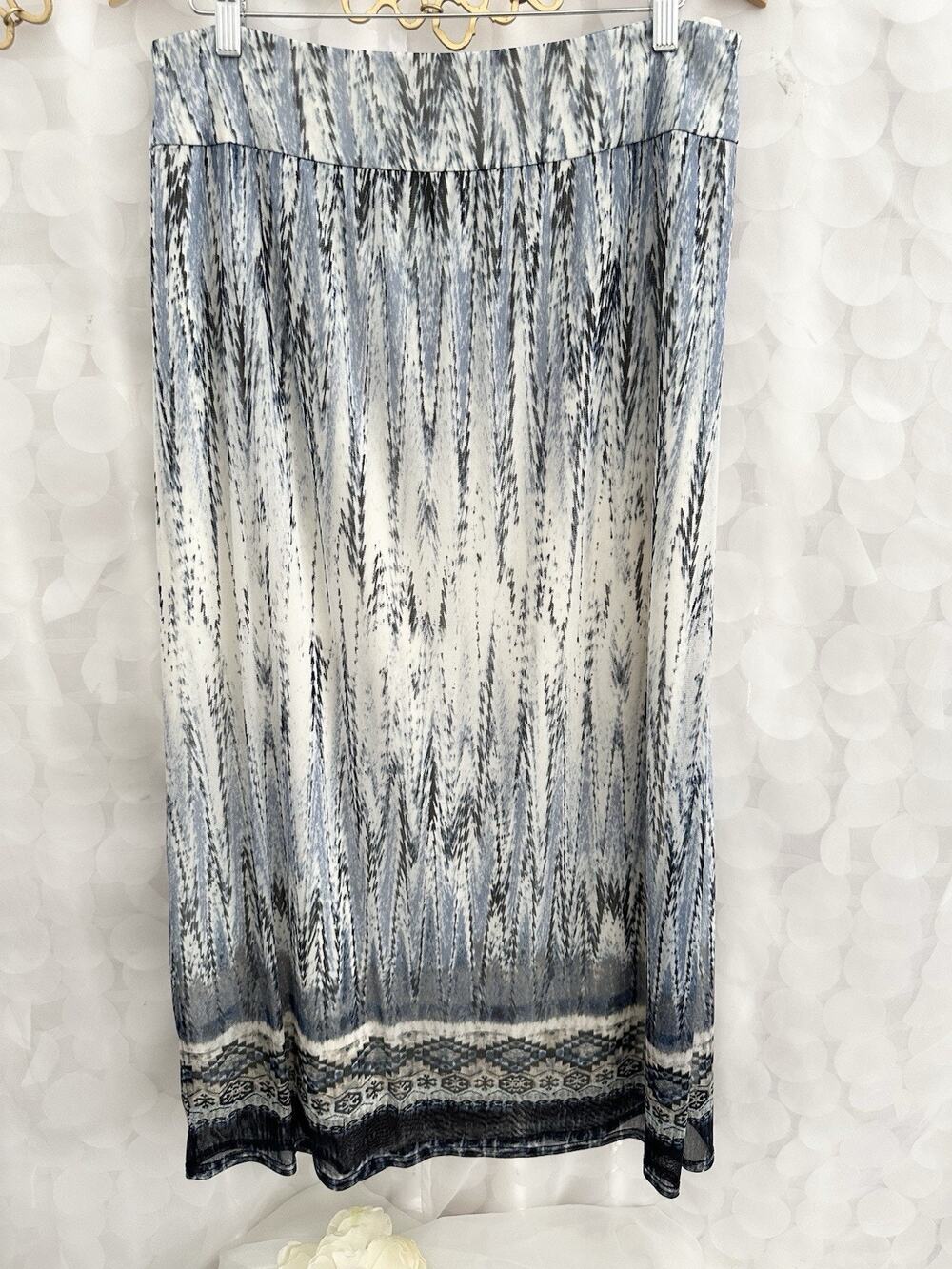 Chicos 10 LONG Maxi Skirt White Blue Feathered Print Tribal Ikat Lined Boho